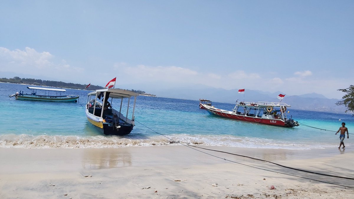 Bktiwidi_'s tweet photo. Kangen nyebrang pulau lalu mabok laut https://t.co/ga2wWHN4vc