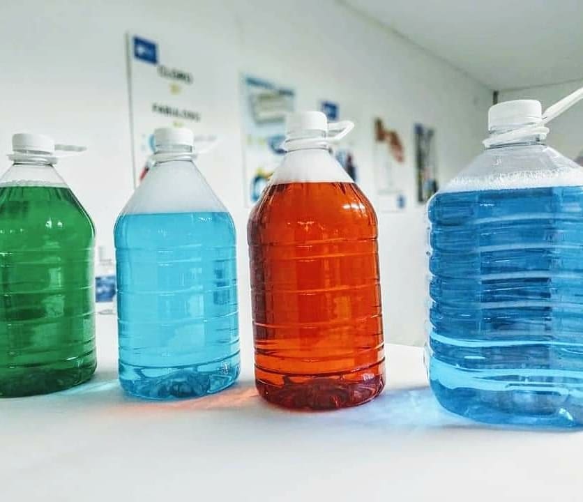 herek_it's tweet photo. QUIMICOS VILZA 🙌

En este tiempo de pandemia te invitamos a probar los diferentes productos de limpieza para el hogar🏡😊

Cloro en $7 pesos ✖ litro y gel antibacterial en $75  ✖ litro,  hasta jabón para tu auto en $35 pesos ✖ L

FB: Productos de limpieza Vilza https://t.co/FrtStyIrOF
