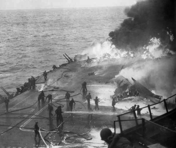 CatBathub's tweet photo. Flight deck of USS Saratoga on fire after a kamikaze plane crashed into, during air strikes at Iwo Jima and Chichi Jima, 21 February, 1945.

Plane struck here was the third one of 6 suicide planes on this attack, belonged to 2nd Mitate Squadron.
#ww2 #history https://t.co/3FIqAA9Dpv