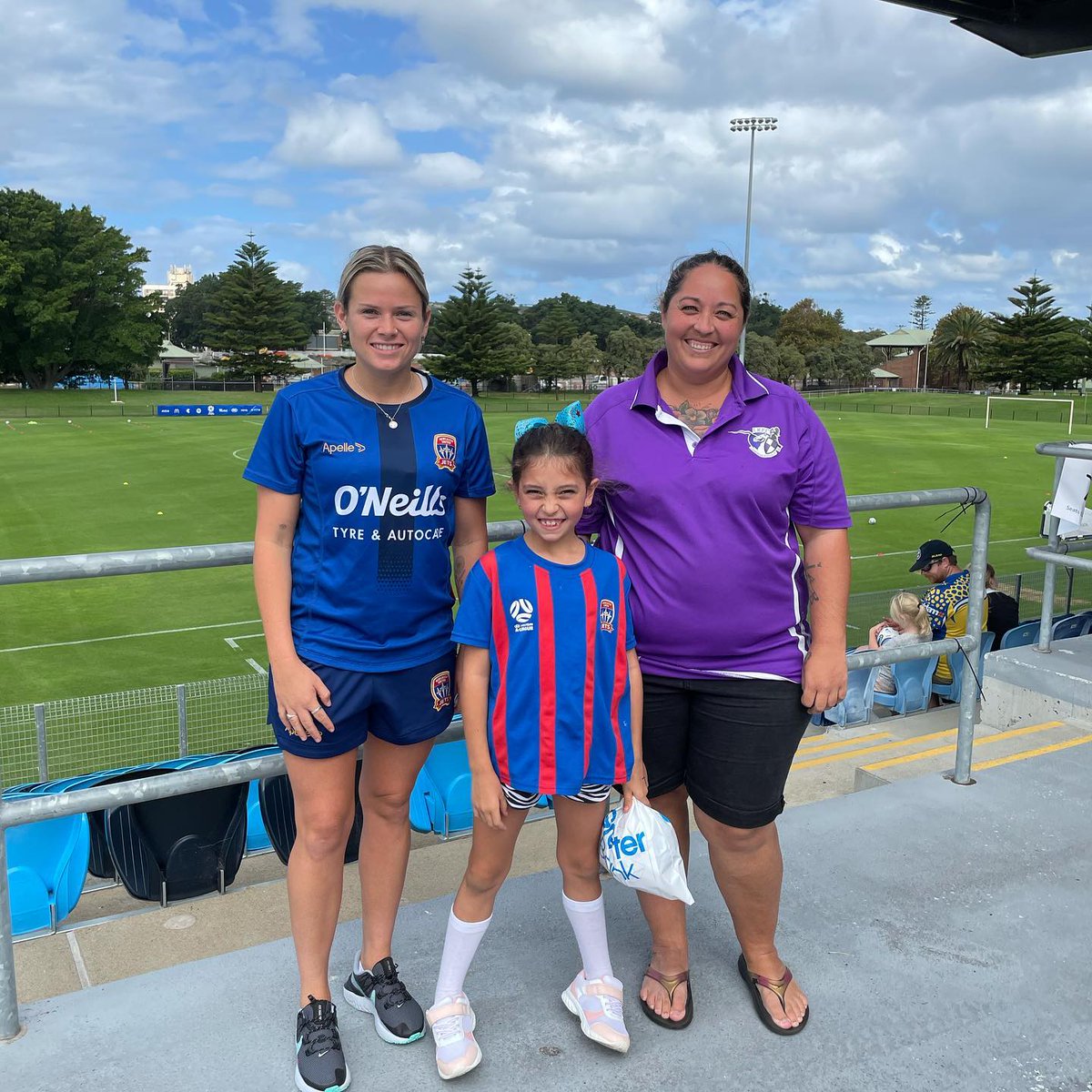GreaterBankAU's tweet photo. Huge thanks to everyone who made yesterday's @NewcastleJetsFC @WLeague #JetsPLAY Clinic such a huge smash hit! Nothing better than having a kick around with your sporting heroes. This is why we love being The Jets' Major Community Partner. #growgreatertogether #MadeOfNewcastle https://t.co/iPseO0UyP8