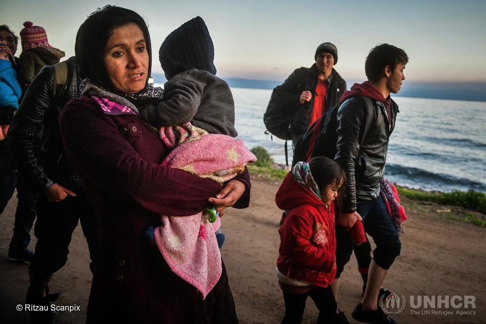 Refugees's tweet photo. It's simple: Refugees are people – mothers, fathers, brothers, sisters, neighbours and friends - and deserve to be protected. #StandUp4HumanRights https://t.co/8jct6YqqNe