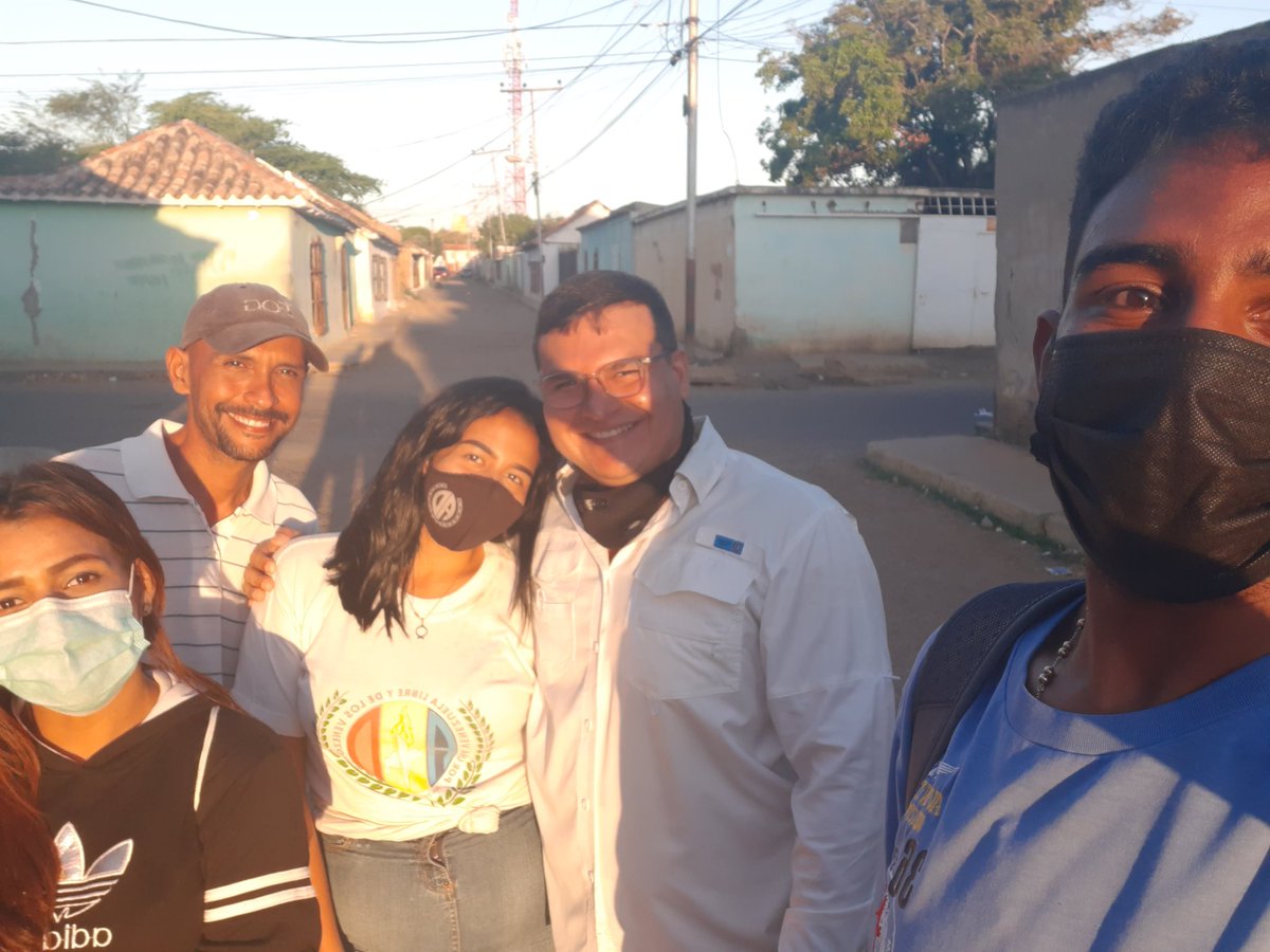 jesusricoad's tweet photo. #Coro|• Operación Hormiga!

Continuamos recorrido casa a casa por el sector Pantano Abajo de la parroquia Santa Ana. 

Equipo @ADemocratica 
#SeguimosADlante. 

#Falcón 
#Venezuela 

@siriteliezer https://t.co/fd6YB38iSJ