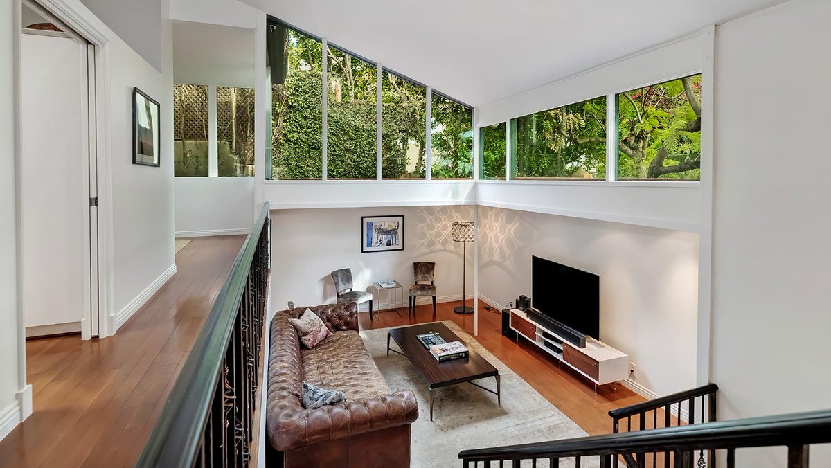 conniedegroot's tweet photo. NEW LISTING
1517 Schuyler Rd.
BeverlyHills
$2.899M

Private architectural oasis, tranquil street
-Minutes to Rodeo Dr
-3BD/3A plus office/den
-High ceilings/windows
-Natural light
-Cook's kitchen
Private backyard, grassy area, terraced gardens
https://t.co/bPGzicPXt0
310-913-1184 https://t.co/p0k1ejRnYu