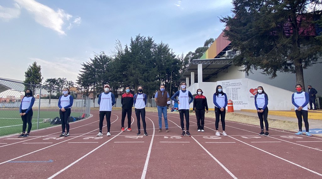 MetepecDeporte's tweet photo. Felicitamos a la Escuela Municipal de Atletismo de Metepec por dar lo mejor de sí en cada uno de sus entrenamientos. Hoy recordamos que hace un año consiguieron su pase a los Juegos Nacionales CONADE que no pudieron efectuarse debido a la contingencia sanitaria.

#MetepecDeporte https://t.co/adx5carP1R