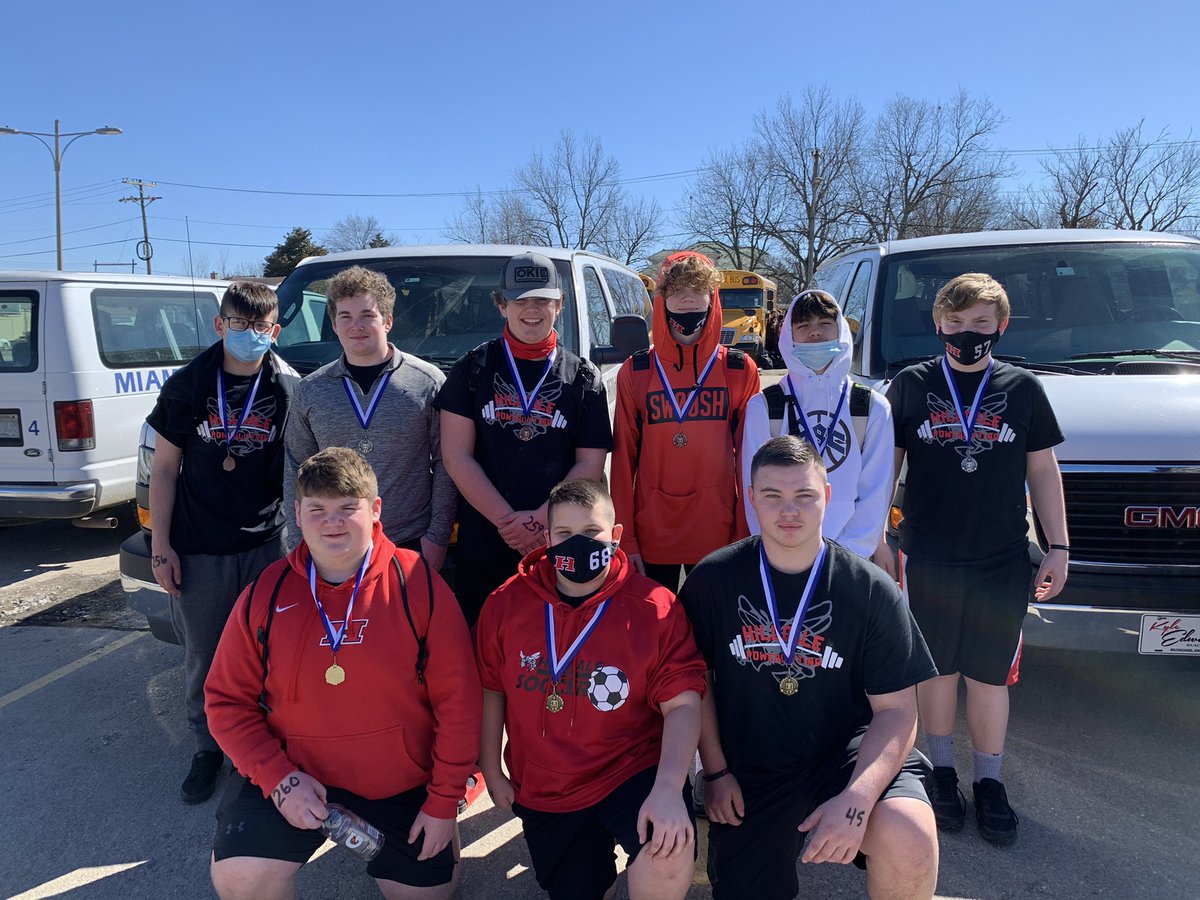 HornetTouchdown's tweet photo. Our JH went out today & lifted their butts off at Regionals. Had 9 boys qualify for State, 3 win their weight class, & our 7th graders were Regional Runner-Ups!!! #BTA #HornetFB https://t.co/0LR7dwK2Si