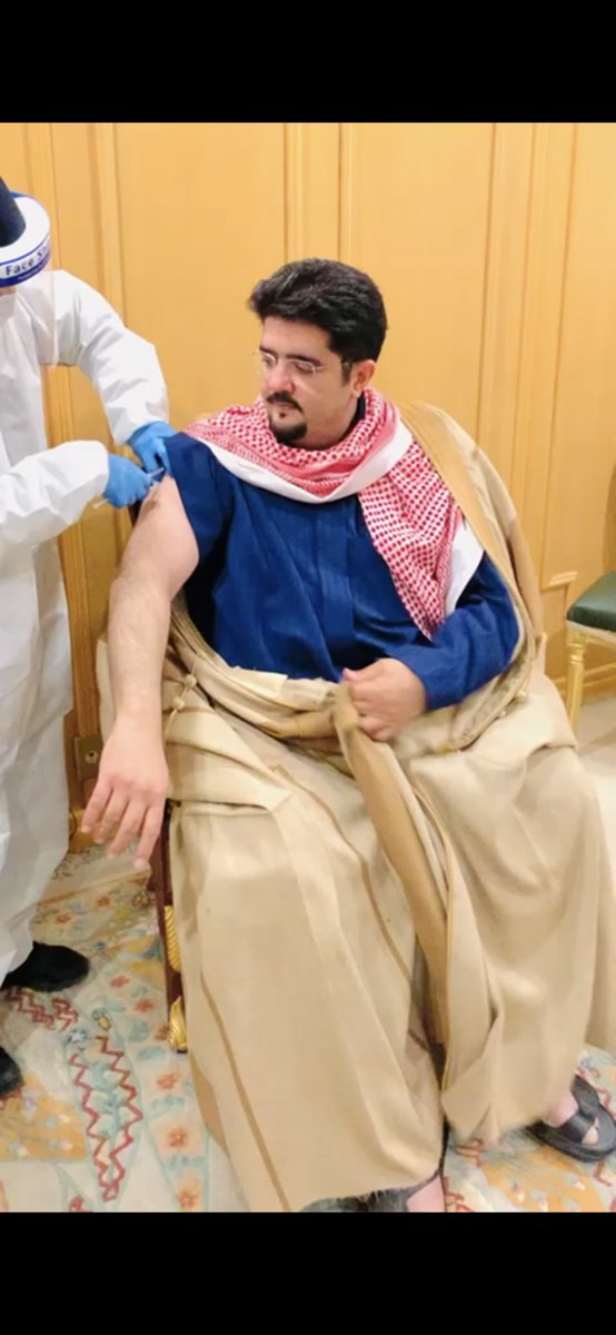 ben_aon's tweet photo. #عبدالعزيز_بن_فهد

هذاه متنه يشيل حمول
لاتصير يمناه منصلّه

يوم التفت لك تراه يقول
لاتطرح حمول خلق الله https://t.co/4jfx8NepqQ