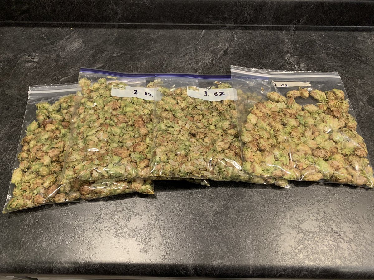 homebrewado's tweet photo. My friend just gave me 4 ounces of homegrown Cascade! https://t.co/Q7LBdQfvuN