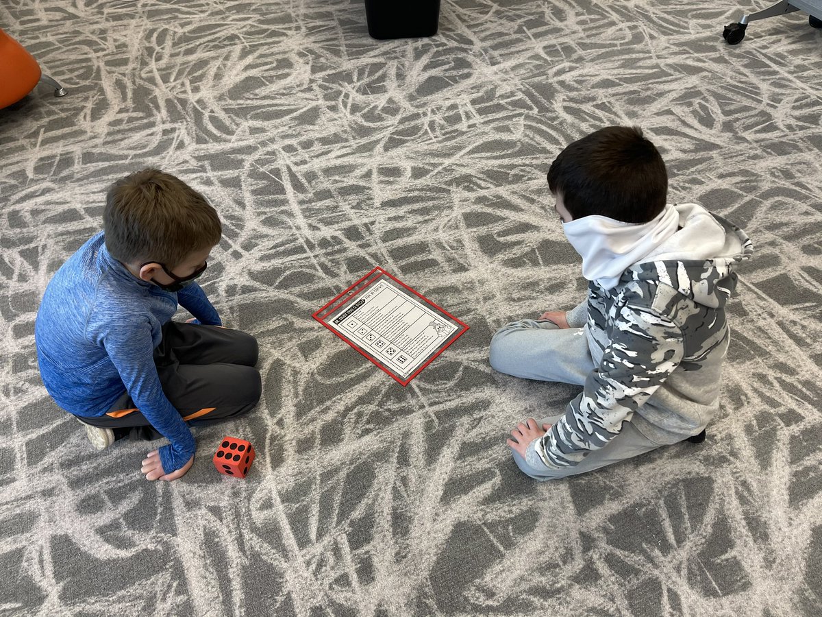 j_postufka's tweet photo. 2nd grade and 3/4 grade Reading Club kiddos partner up to practice fluency with a Roll ‘n Read activity 🎲 #montourproud #readacrossamerica2021 https://t.co/5nYja6xi8k