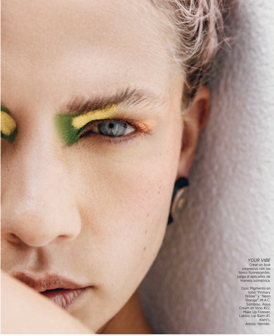 CaroMirandaOf's tweet photo. REVISTA ❤️👀 @harpersbazaarmx 
Foto 📸 @santiagorui 
Dirección Creativa 💫 @pauisoto 
Makeup 💄 @mono_godinez 
Pelo 💇🏼‍♀️ @little_lee 
@luciaalarconz 
@prensa_danna #bazaareverywhere https://t.co/CwQCZVItWE