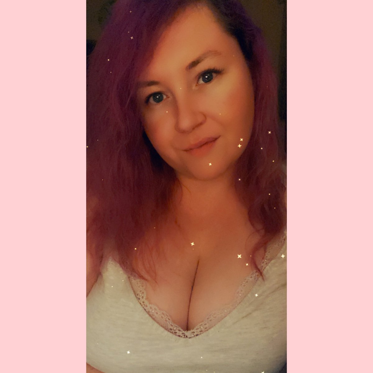 sazchick's tweet photo. Tame the frizz 😏😜😁🥰#spreadkindness #selflove #selfie #sassy #beyourself #loveyourself #frizzyhair #blackandwhitephoto #sassy https://t.co/loBJtLtfh2