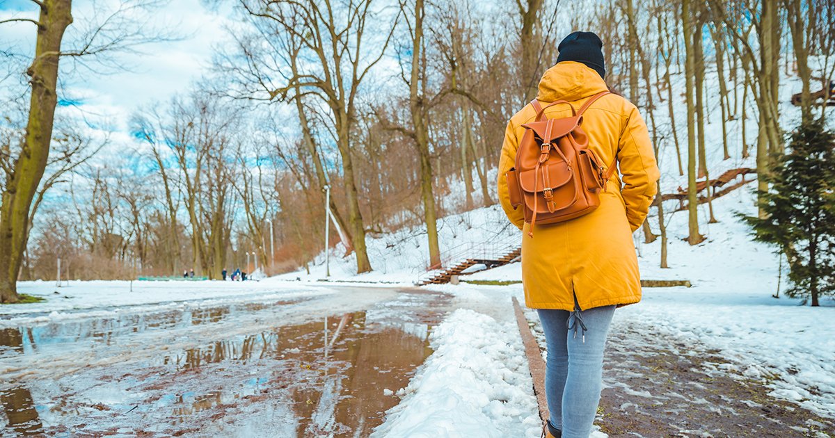 mnhealth's tweet photo. Cold-related illness occurs at cold temperatures, but it can also happen at temperatures above 40°F. Everyone can be impacted by the cold, especially people who spend long periods of time outdoors. Learn who is most at risk and how to stay safe: https://t.co/RtplRecUvR #MNData https://t.co/02LboFV1FT
