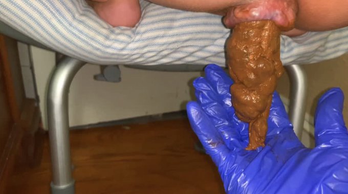 Open ya mouth lil Devils! Don&rsquo;t Cheat! https://t.co/Dkb0lcuJR3