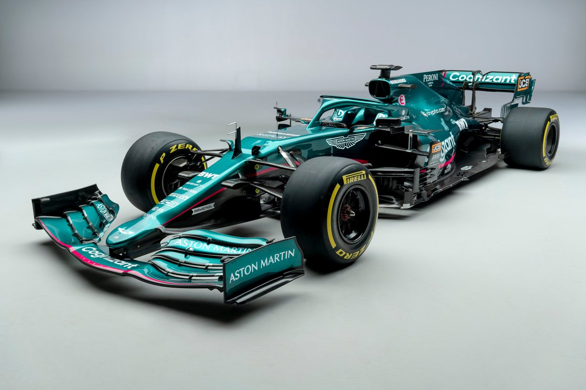 WARPmagazine's tweet photo. La escudería @AstonMartinF1 presenta el monoplaza #IAMF1 que utilizarán los pilotos @f1_vettel y @lance_stroll para la temporada 2021 de la #F1. 🏎️
#WARPSpeedOfSound https://t.co/D4XP4cRM2A