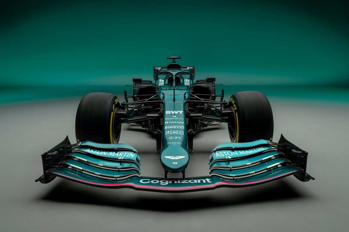 WARPmagazine's tweet photo. La escudería @AstonMartinF1 presenta el monoplaza #IAMF1 que utilizarán los pilotos @f1_vettel y @lance_stroll para la temporada 2021 de la #F1. 🏎️
#WARPSpeedOfSound https://t.co/D4XP4cRM2A