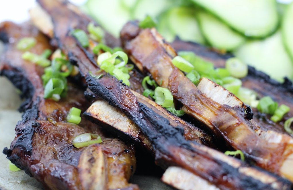 With warmer weather ahead, we're already thinking about BBQ. Try out these Kalbi-style ribs available as a meal kit on our website. Meal kits come including portioned artisan ingredients and a recipe card for you to follow! Enjoy!

#spokane #eatlikeachef #sharefarm