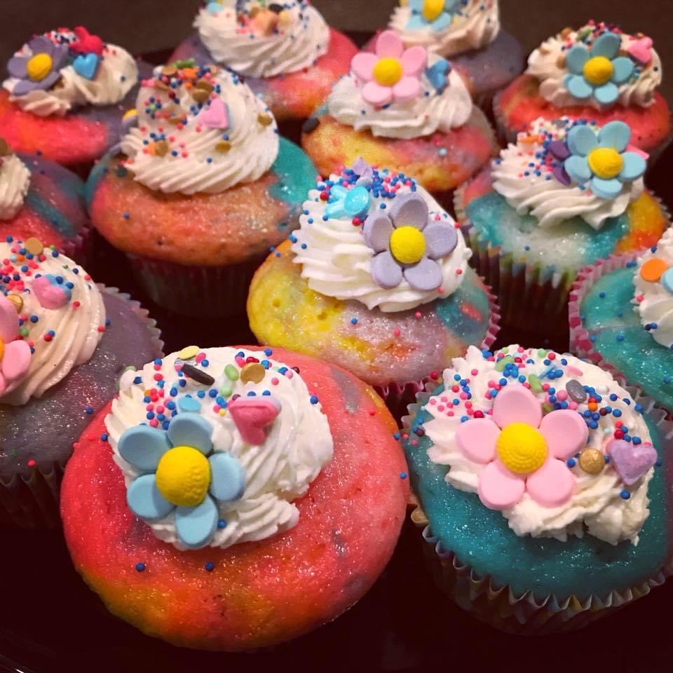 CleveCupcakeCo's tweet photo. Super happy cupcakes! https://t.co/Tphq9wzr8U