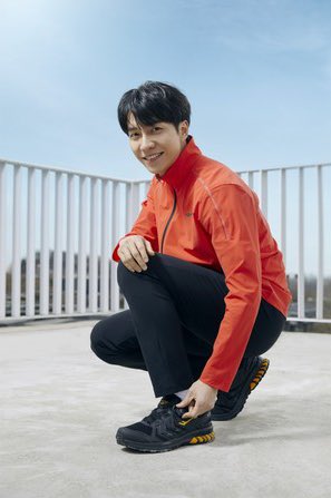 macel1387's tweet photo. Lee Seunggi has chosen as the new model for sports brand Prospecs original..
#LeeSeungGi
#ProspecsOriginal
https://t.co/00arlPI3gk https://t.co/OmCUrKWHZK