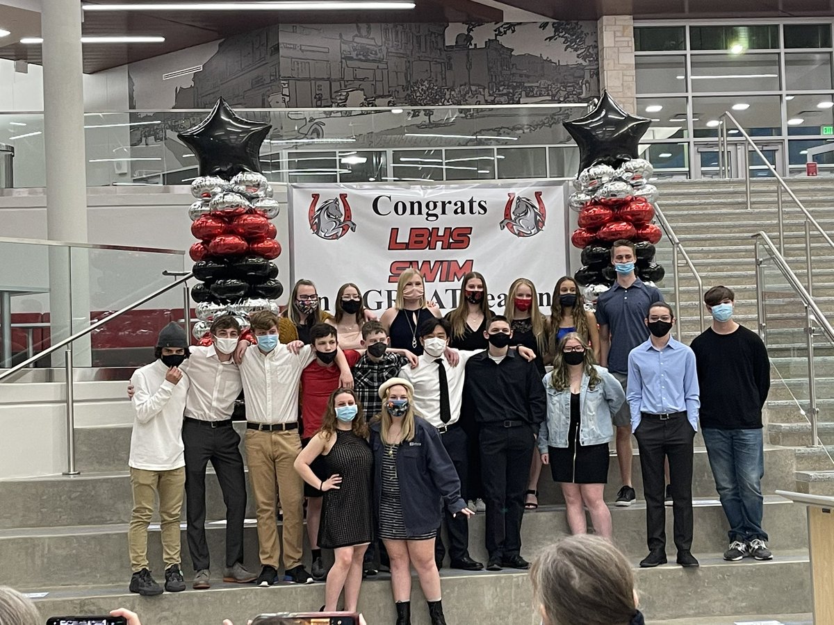 kimdaviestx's tweet photo. Enjoyed celebrating @LbhsSwim tonight! Congrats on a successful inaugural season! @BISDAD_Skidmore @PattrickTy https://t.co/bCTj1zWbQB