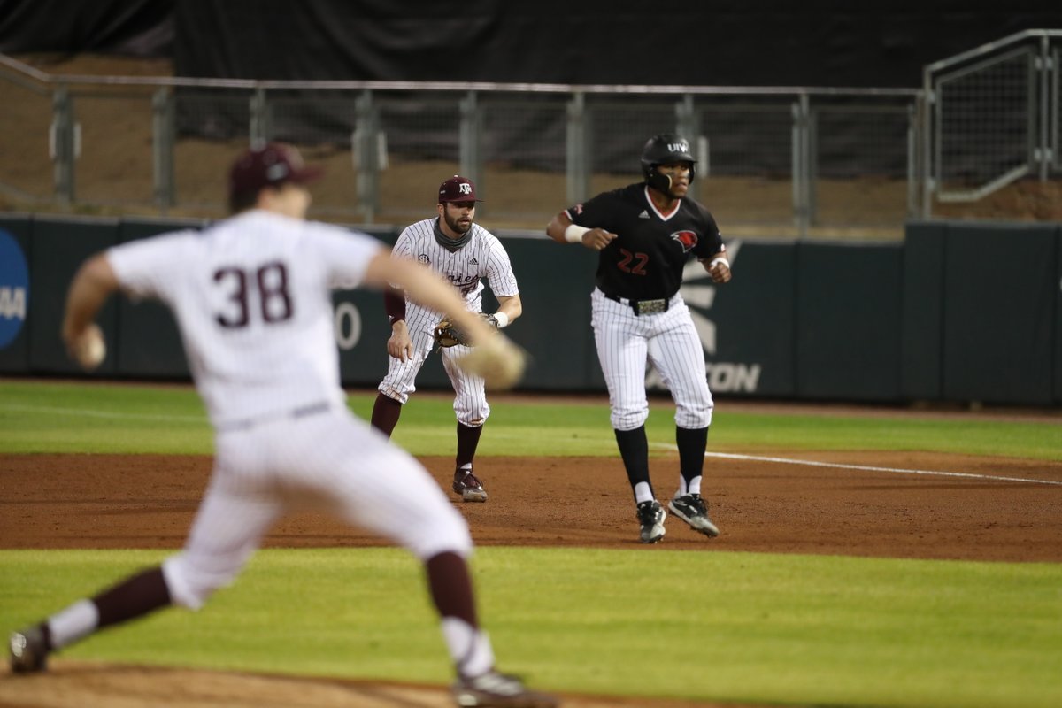 M2 | 4-1 UIW

<a href="/TaylorSmith1102/">Taylor Smith</a> <a href="/lbritt12_/">Logan Britt</a> &amp; <a href="/kalae_harrison/">Kalae Harrison</a> due up for the Aggies.

#FamilyF1rst | #GigEm