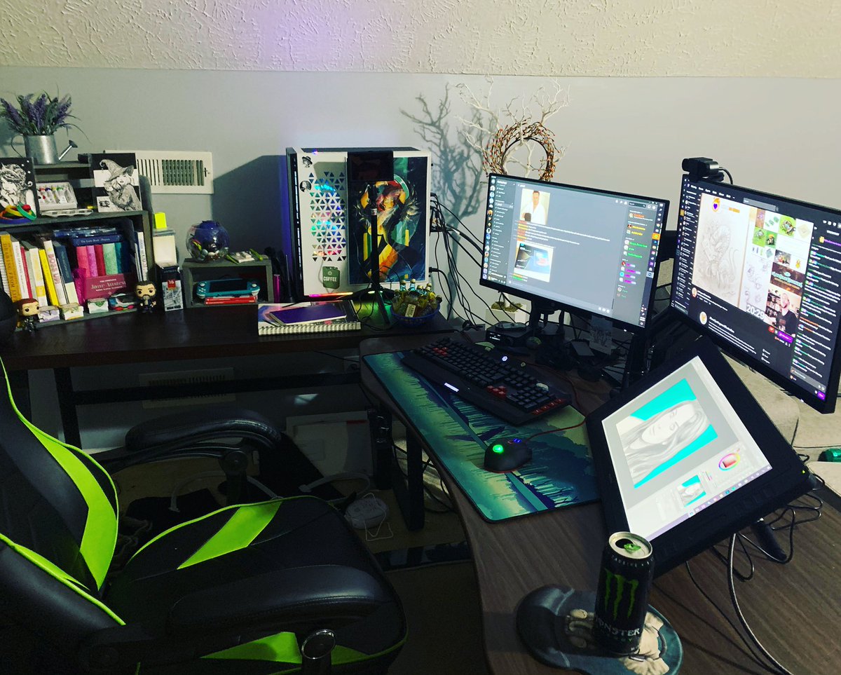 BeautCascade's tweet photo. Made some updates to the battle station today ^.^ super excited for the new art tablet, Huion Kamvas Pro 20 #huion #huionkamvas #digitalart #officesetup https://t.co/aJEKQZEgxh