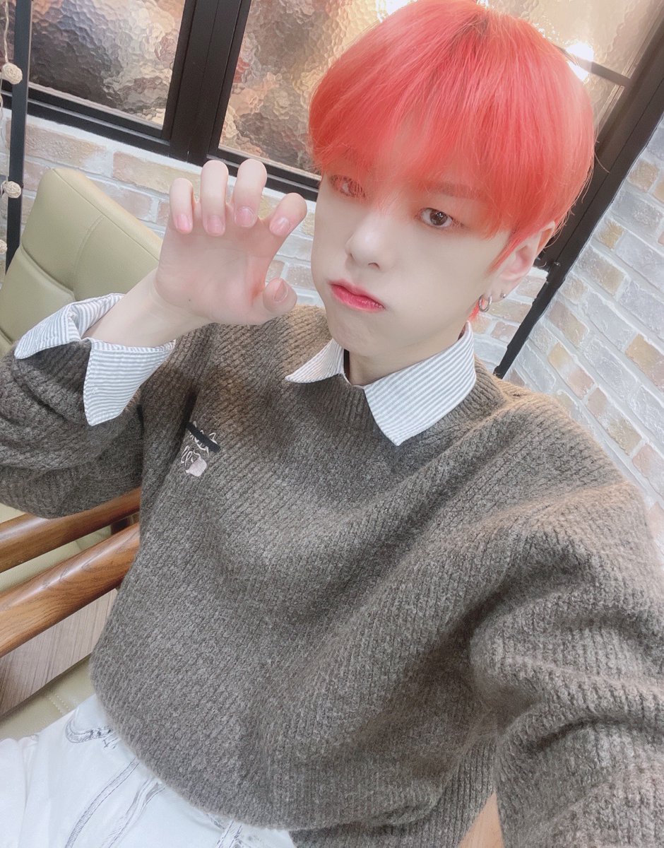 [#대현]
오늘도 좋은 하루아이♥