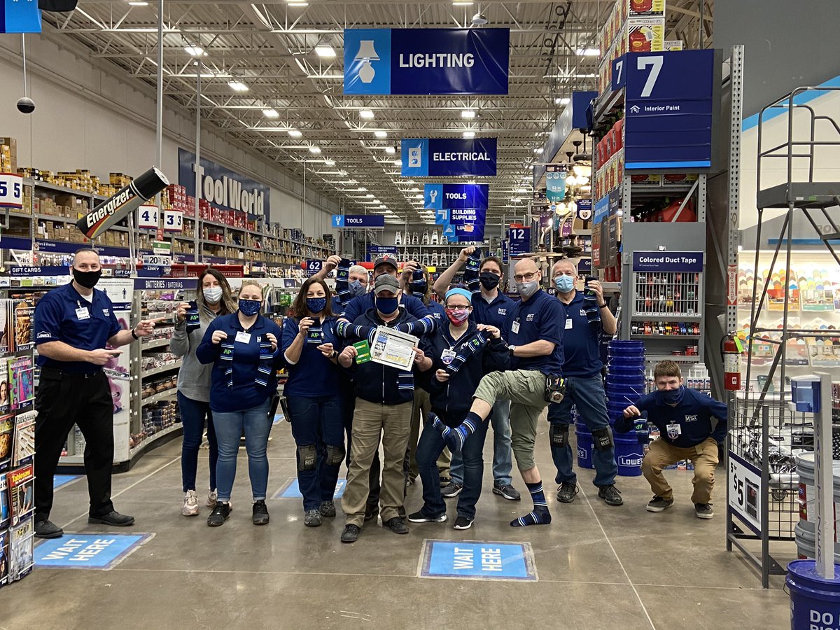 WileyLorena's tweet photo. Team 1868 celebrating days safe with the team. #AP4ME @DaniPedullaHR ❤️ https://t.co/mI3Emv703w