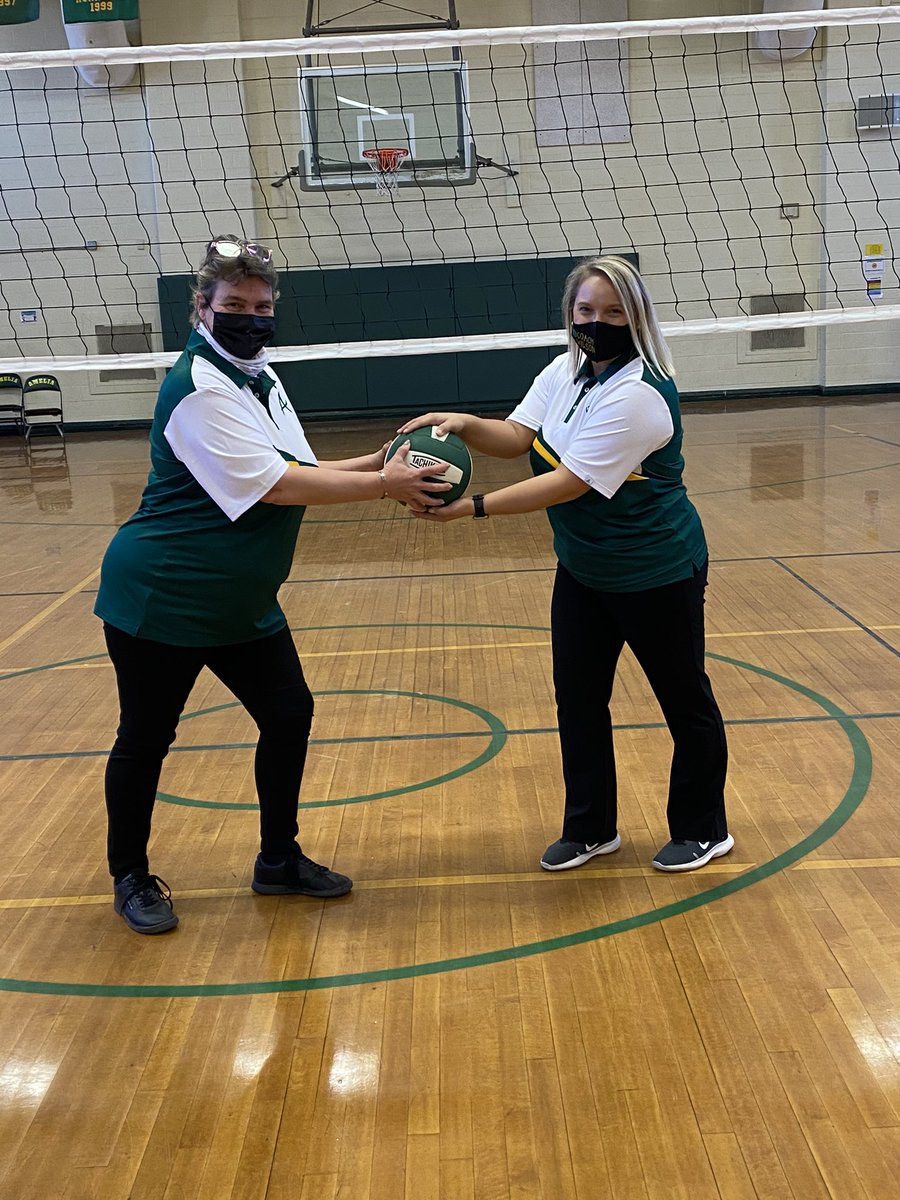 MrsWilson_6th's tweet photo. My heart is so full of joy to be able to coach this year ! Meet the 2021 ACMS volleyball team. These girls are so talented I can not wait to see what they do ! 🏐💚💛 #TeamAmelia @ACMSRaiders @BobbyTShockley1 @dantrumpacms @JeffTay12242016 https://t.co/woqoWGP0Kp
