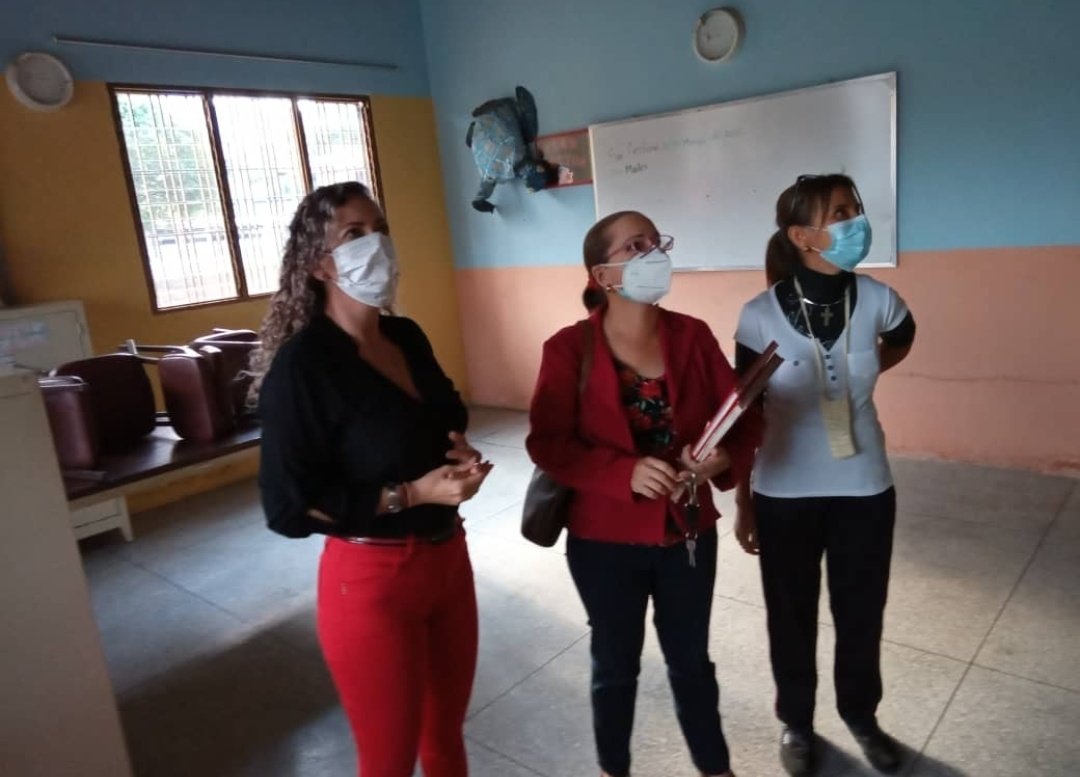 charlychaves's tweet photo. Hoy realizamos visita de acompañamiento en el Taller de Educación Laboral San Cristóbal, en compañía de su Directora la profesora Doris de Hevia. 
#SoberaníaEsPoderPopular
@MPPEDUCACION
@PSUVTachira
@psuvaristobulo
@Juntosxtachira1 https://t.co/rrPeBk5qEp