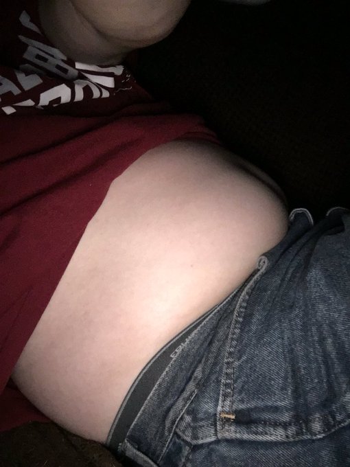 Showing off my belly #belly #grommr #Growth #fat #pig https://t.co/9YnUGZlNbH<a href="/tag/belly"class="tags">#belly</a><a href="/tag/grommr"class="tags">#grommr</a><a href="/tag/growth"class="tags">#Growth</a><a href="/tag/fat"class="tags">#fat</a><a href="/tag/pig"class="tags"><span>#pig</span></a>