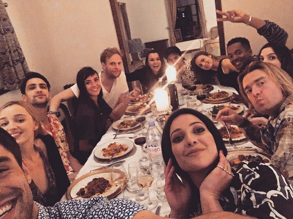 JuttaFreudig's tweet photo. #MusketeersEurope Historic photo📸taken #NewYearsEve 2016/17 by #SeanTeale 😍 lots of memories❤️#PhoebeDynevor #LukePasqualino #lucapasqualino #MaddisonJaizani #JackFox #SamanthaBarks #AlexPotter #SophieMiranda #AkiOmoshaybi #SarahHazelbryan #Pete #RoxieNafousi #ThrowbackThursday https://t.co/uOaBZT64Yu