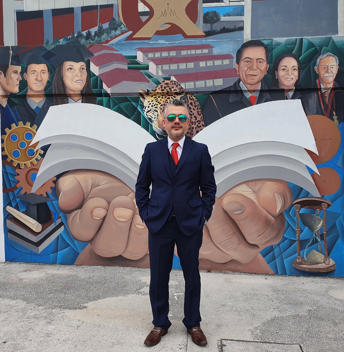 augusto_her's tweet photo. Visité por la tarde mi casa, la @UXoficial y fui recibido por el Rector Dr. @carlosgarciamdz y el Dr. @erikgahe Vicerrector de la casa de estudios.
Logramos acuerdos para seguir trabajando en lo personal y profesional, tanto con @haConsulta y @AicodiOficial rumbo a los 30
#SoyUX https://t.co/Jf5gyzJrUm