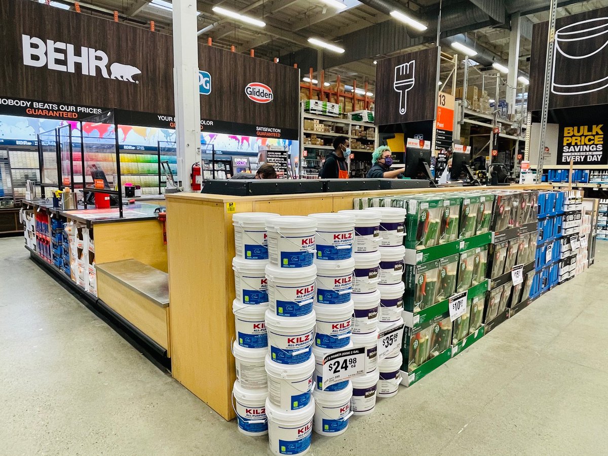 SASM Courtney and D24 DS Hassan were beyond ecstatic to take RVP Shawn through their Paint Laboratory and D24 aisles. #Formidable4705 @Ken_D19DM <a href="/BlankenshipSB/">Shawn Blankenship</a> <a href="/lorcan79/">lorcan</a> <a href="/iserym101/">Courtney Mireles</a> <a href="/lexieconHD/">Lexie Williams</a>