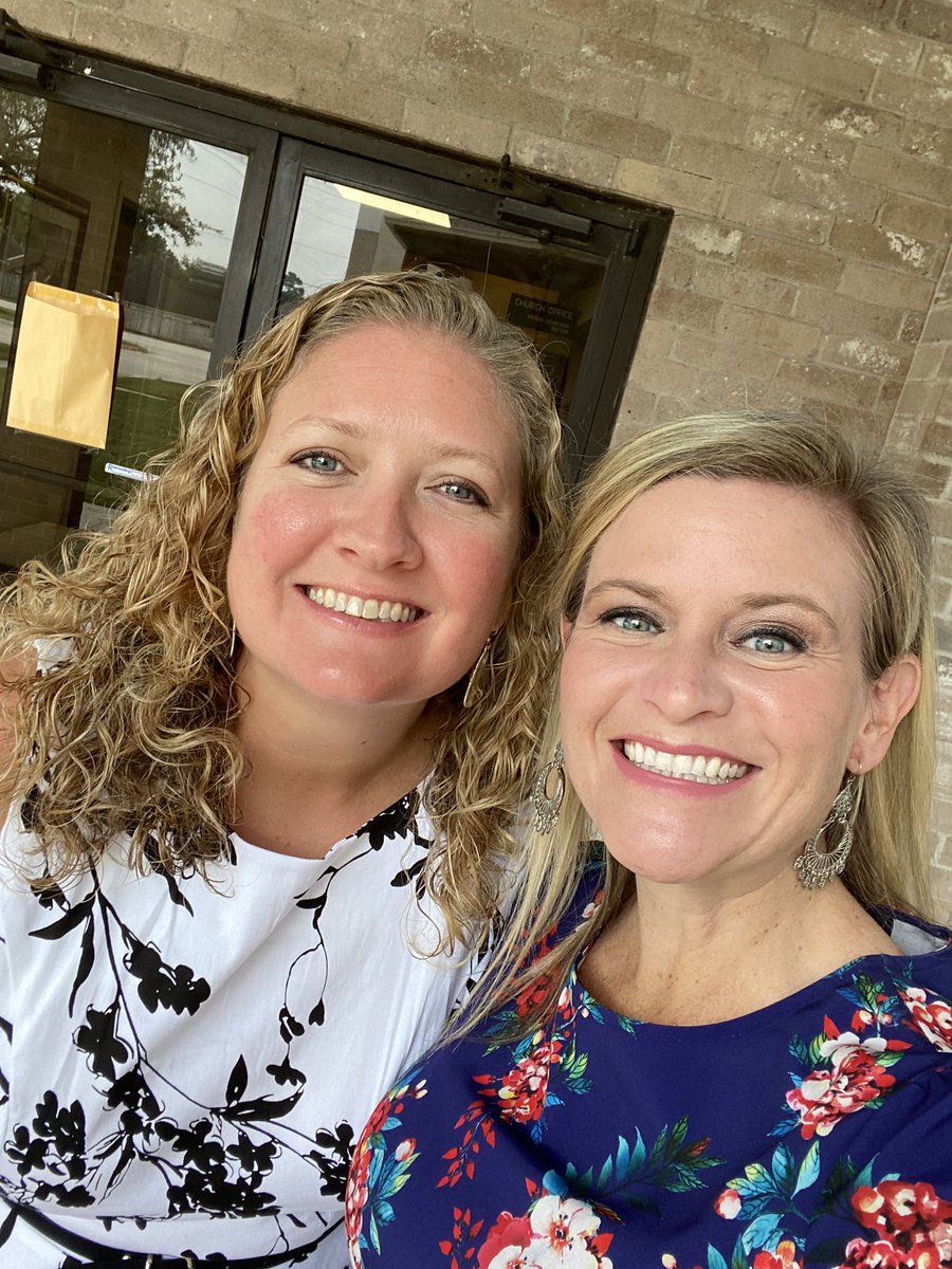 Baker_READ's tweet photo. Forgot to take a picture, but I’m so glad I signed up for @CarrieD_KISD ‘s #KleinAPCollab session Focusing on the Bright Spots! Yes, she is my BFF, but she also seriously one of the most inspiring people I know. #neededthis #partnerincrime #loveher #WomenOfKlein https://t.co/UbBq1bnV0r