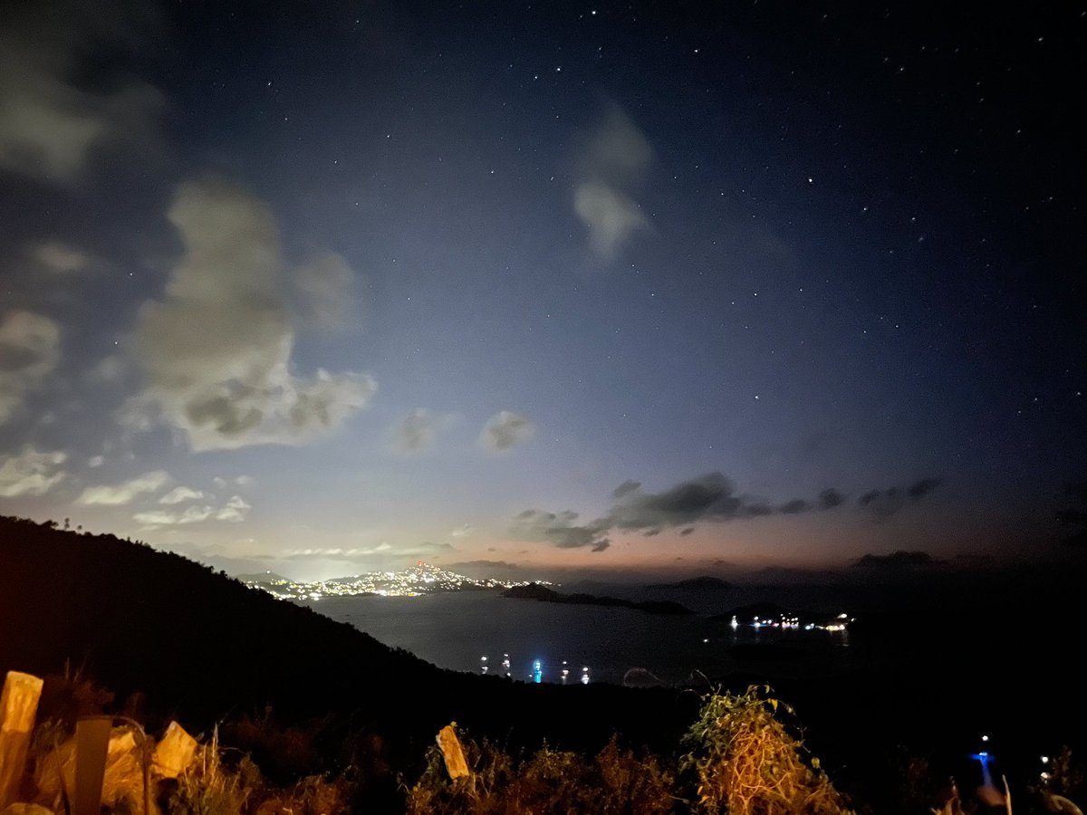 moestradamu5's tweet photo. Iโm not sure how long it takes whales to travel to the Virgin Islands, but I hear there is still time! Donโt nap on this ground-breaking #cryptovation!
#MindsEyelandTime
#cryptogetaway #CryptoArt #NFTNFT #NFTs #raredigitalart #NFTickets #NFT #NFTcollectors https://t.co/tBrPhKim3T