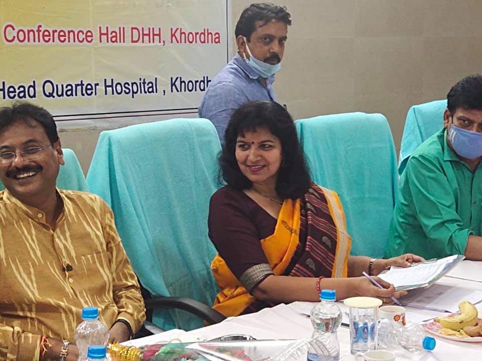 AprajitaSarangi's tweet photo. Chaired the District Health Committee meeting at Khurda, yesterday.Cutting across Party lines,we reviewed various aspects of the running of hospital.Development should be above politics.Good suggestions came.Vacancy in the rank of doctors &amp; paramedical staff is a major concern. https://t.co/hnju2waopq