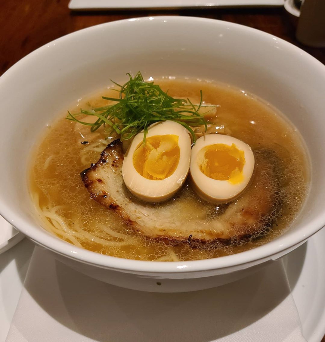 MorimotoNapa's tweet photo. We know warmer temperatures are on their way, but it's still a little chilly out. So warm yourself with our Pork Chashu Ramen! Combining pork chashu, aji tama, ramen noodles, and menma is a soul-warming broth. Photo by @_cindyquil_ . https://t.co/rpKfVzLgNF