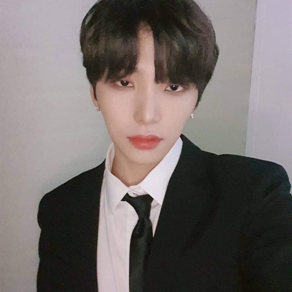 official_ONEUS's tweet photo. [#서호] 투무니들~~~ 보고 싶소~~~ https://t.co/zutQ53xX1L