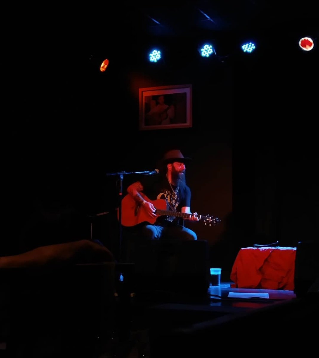 InfoPastillera's tweet photo. En estos momentos, el primer show de la gira Caminos Bríos. Piti Fernández en Villa Mercedes, San Luis. https://t.co/GeXMnNFvQe