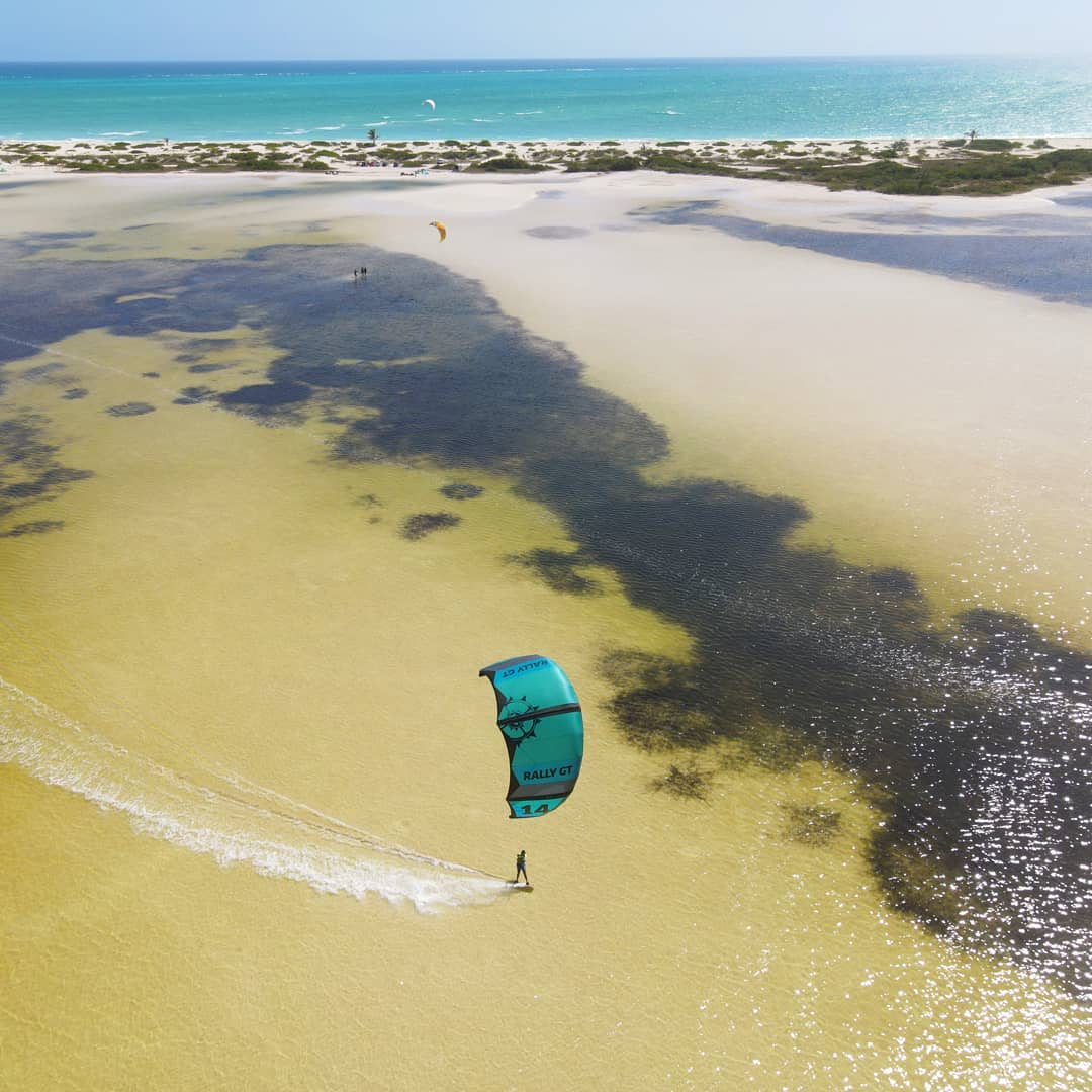 Deividkite1's tweet photo. Un paraíso Isla @kitesurf_mexico @slingshotkite PH📷 @lalodreadlocks #kiteinstructor #kiteschool #kiteboardingschool #kitefoil #kiteboardingphotos #kitelife #kitesurfingphotos #kiteaddict #kitegirl #kitephoto #wingfoiling https://t.co/ejmiCz0PMV