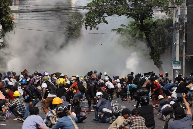 RapporteurUn's tweet photo. The systematic brutality of the military junta is once again on horrific display throughout Myanmar. I urge members of the UN Security Council to view the photos/videos of the shocking violence being unleashed on peaceful protesters before meeting in Friday's close-door session. https://t.co/6owx7ybhcN