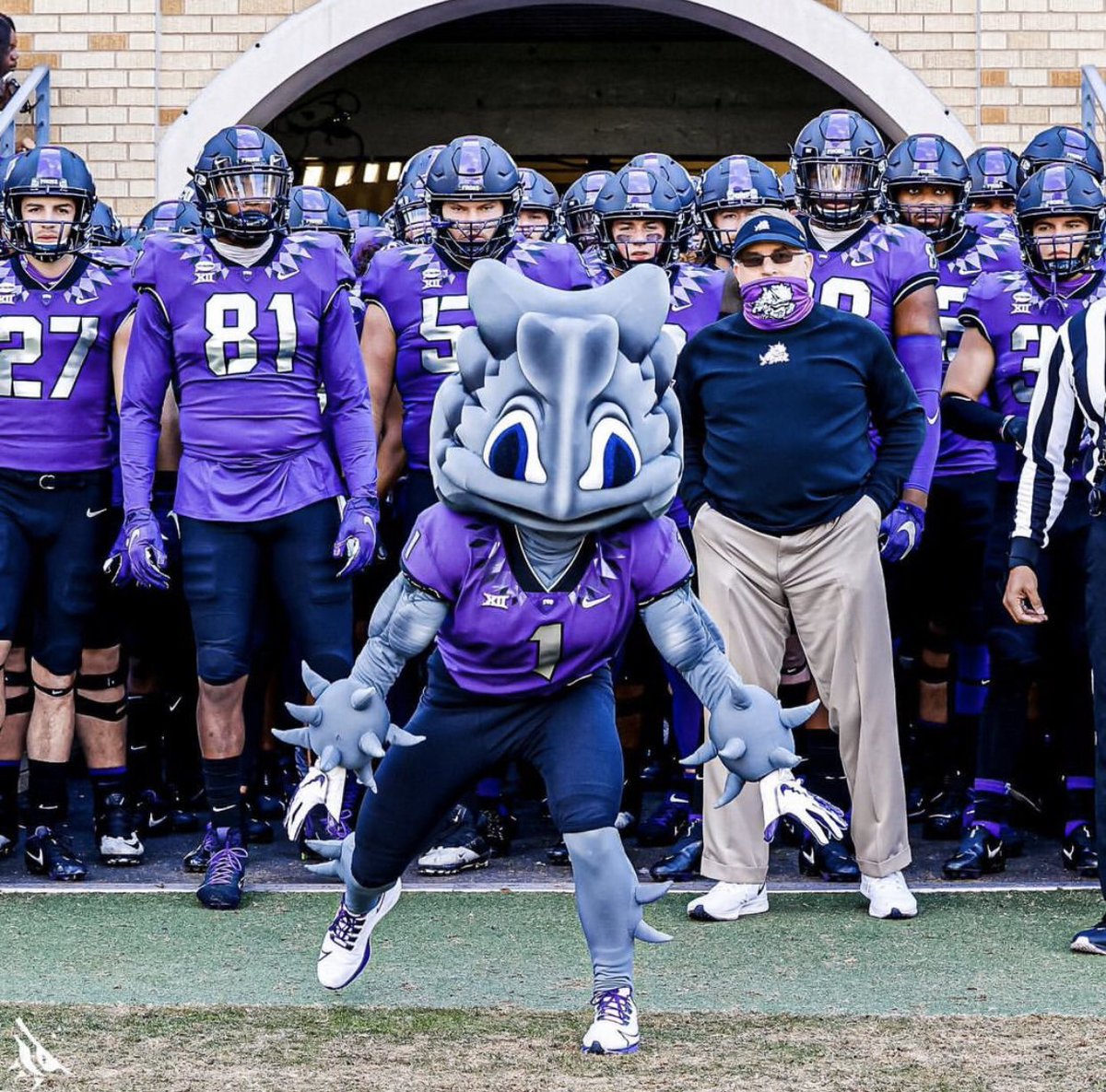Extremely excited to say I’ve received an offer from my Hometown School Texas Christian University!! <a href="/meacham_doug/">Doug Meacham</a> <a href="/TCUCoachP/">Damon Hickman</a> #gofrogs