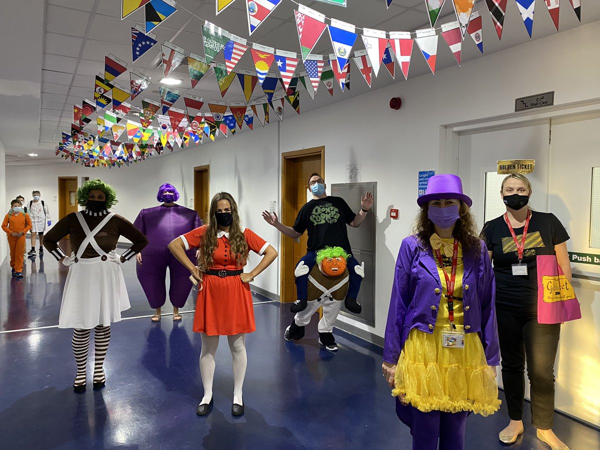 DBSJP_English's tweet photo. HAPPY WORLD BOOK DAY! 🌍📚 @DubaiBritishJP 🍎 @taaleemuae 🍎 #proudlytaaleem #beginsatdbsjp https://t.co/4UYb9YyK42