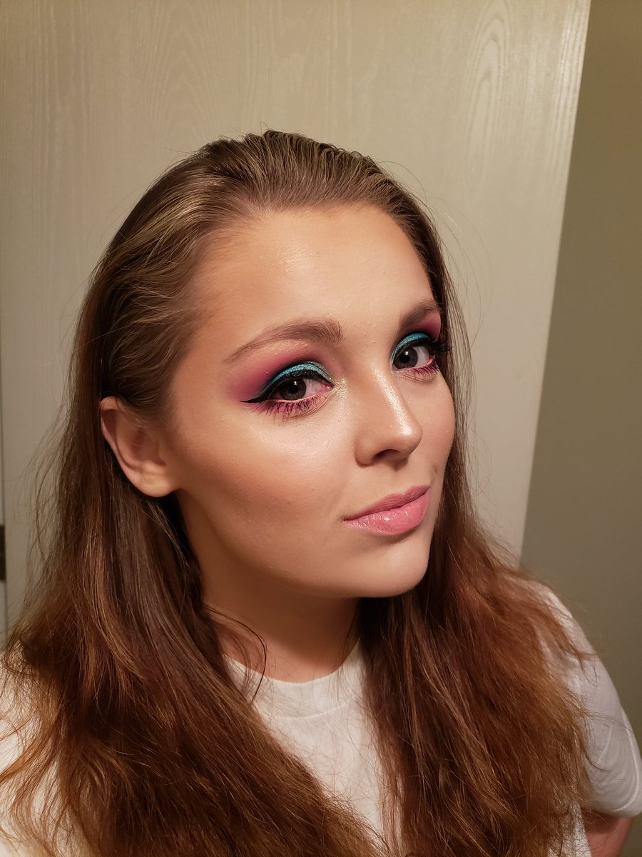 AnnabelMorris98's tweet photo. #makeup #morphe #morphepalette #morphe35S #morphesweetoasis #jeffreestar #jeffreestarcosmetics #supremefrost #tarte #tartecosmetics #amazonianclayfoundation #shapetape #shapetapeconcealer #juviasplace #iammagicfoundation #colourpop #colourpopcosmetics #lippiestix #sojuicylipgloss https://t.co/2xKA0WY0BH