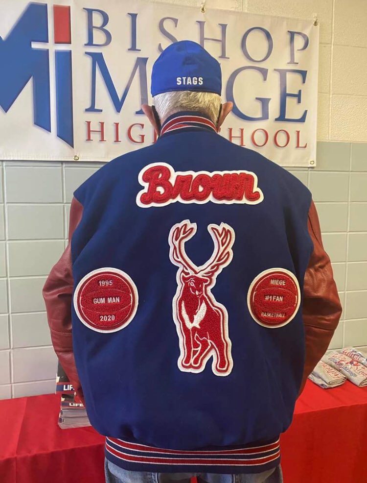 coachjonholmes's tweet photo. We got to present our super fan, Brownie, with a letter jacket last week during Senior Night. The @BishopMiegeHS community is lucky to have Brownie on our side! Thanks to Coach Jeff English for making this happen. 
📷@BishopMiegeHS 
#gumman #thebest #WeRMiege https://t.co/AvNeDu6tie