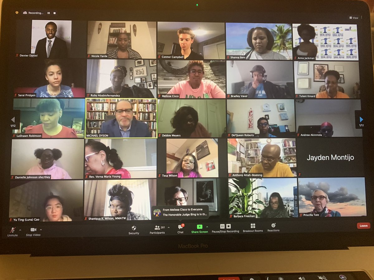 nikkyyarde's tweet photo. 🗣🗣They did it again! Our students showed up today. Thank you to our young scholars of @ELSJInyc. Huge gratitude to @MichaelEDyson for giving of his time. #elsji #studentvoicematters #theyrock #lifework #WomensHistoryMonth #proud #Rahkim https://t.co/aAHZtqTs5P