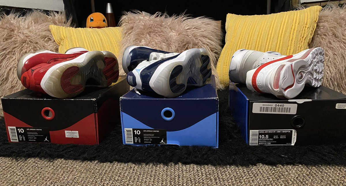 Baron 11 Lows sz 10 DS

Reflections 6s sz 13 DS

White Widow Mid SB Sz 11 DS

Win Like 96 sz 10 USED 8/10

Win Like 82 sz 10 DS (some yellowing on soles) 

Skepta 97/BW sz 10.5 DS

willing to discount if someone buys ALL 6 pairs. Going to post pics from StockX, make offers