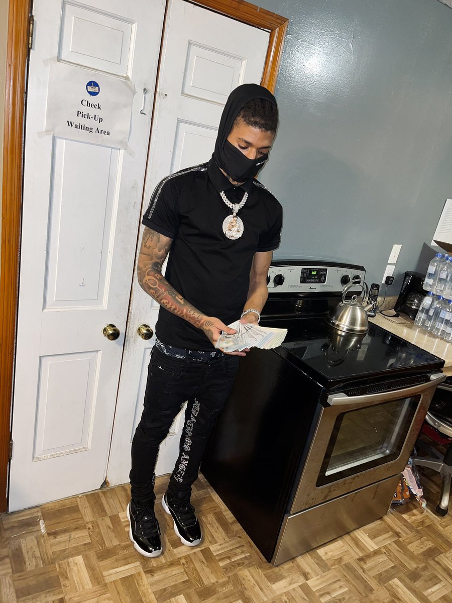 nlethegreat1's tweet photo. Some Days I Miss My Old Friends. Then I Remember The Disrespect 🥷🏽 https://t.co/9K7uH2F6ll