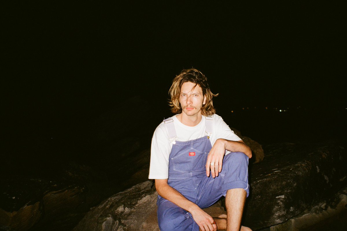 PurpleDrapesAus's tweet photo. So keen to finally launch this project 💜 Purple Drapes is a blend of lofi pop and 90s hip hop - worked with some amazing folk on this so far, thanks to everyone who’s been involved 💜

Music coming very soon
📷 @CHOMdesGARCONS https://t.co/JfQGtmVhyp