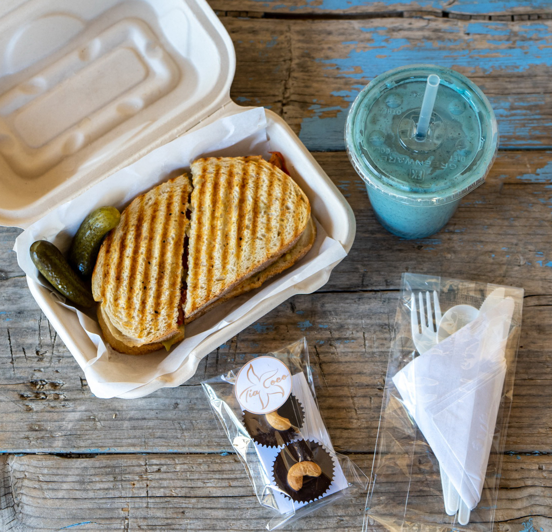 🌞 The weather is looking mighty fine this weekend for some outside time. We've got your picnic in the park covered. Healthy, organic fuel for fun in the sun.