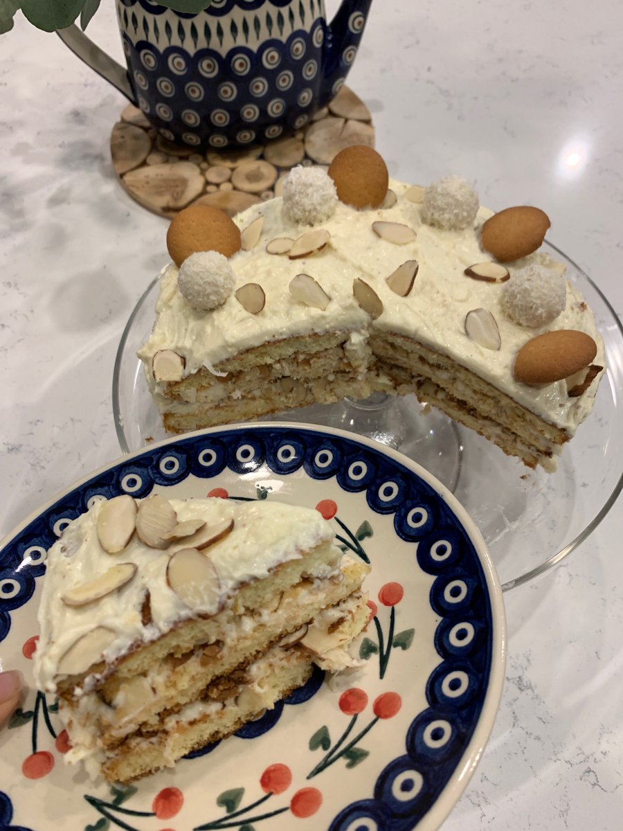 miss_double_u's tweet photo. Some call it baking, some call it self care!

Raffaello cake tn https://t.co/rMG3sLRjia